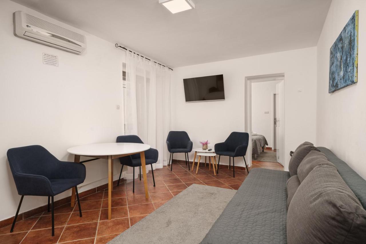 Heritage Residence In Center With Pool- Apartments Vodice Dış mekan fotoğraf