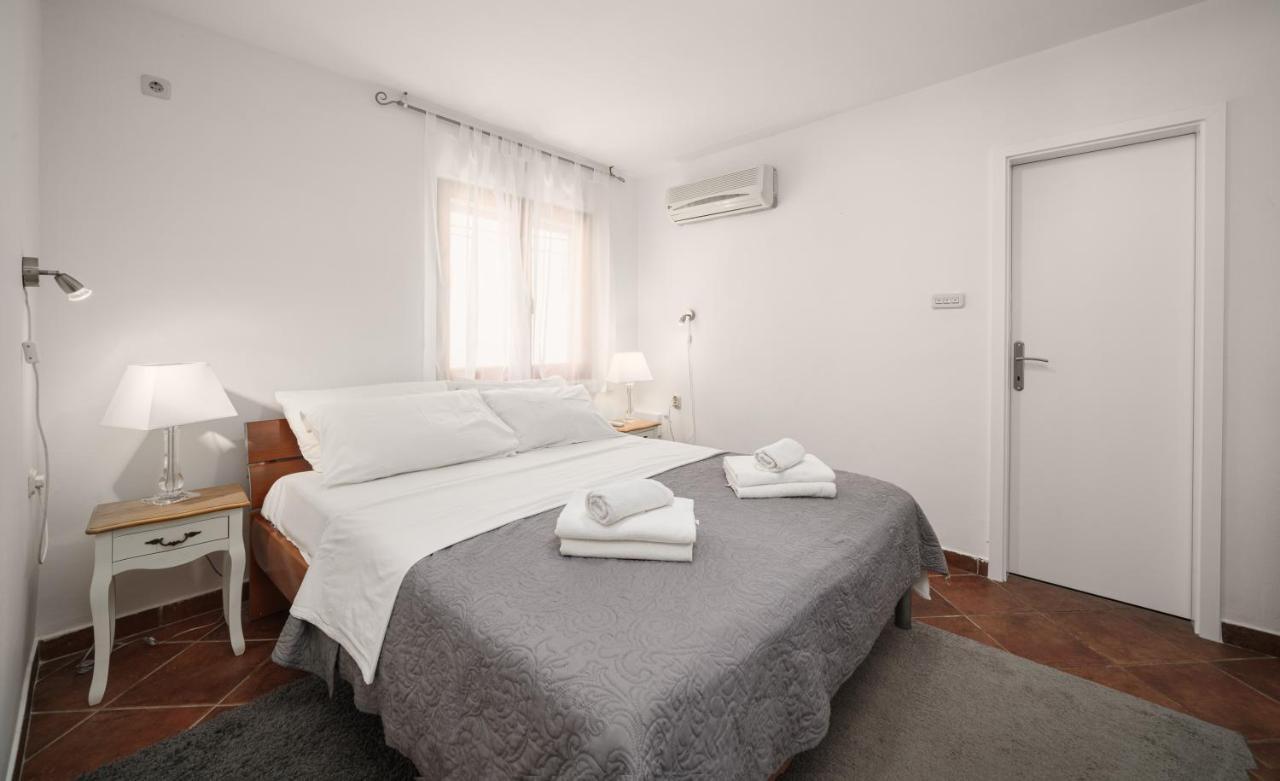 Heritage Residence In Center With Pool- Apartments Vodice Dış mekan fotoğraf