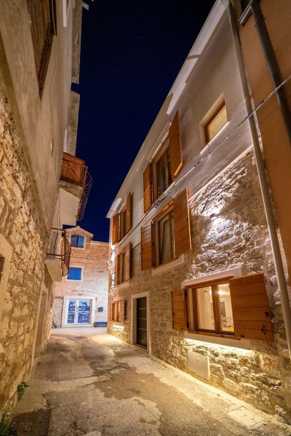 Heritage Residence In Center With Pool- Apartments Vodice Dış mekan fotoğraf